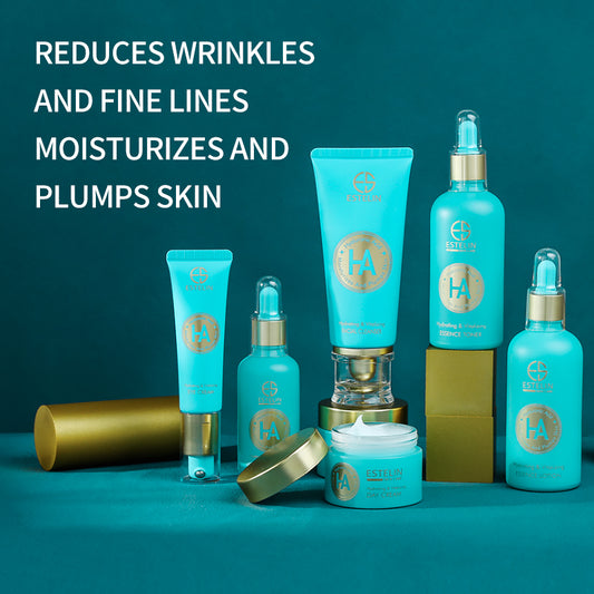 Hydrating and refreshing skincare set with hyaluronic acid